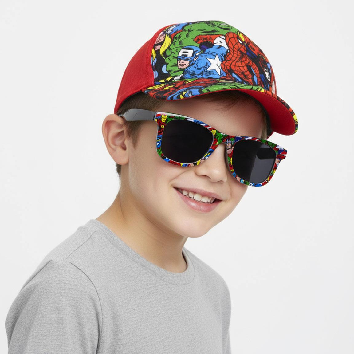 Gorra set gafas de sol avengers