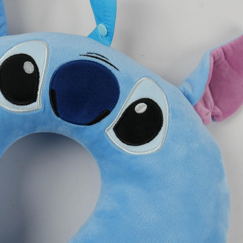 Cojin con aplicaciones viaje stitch