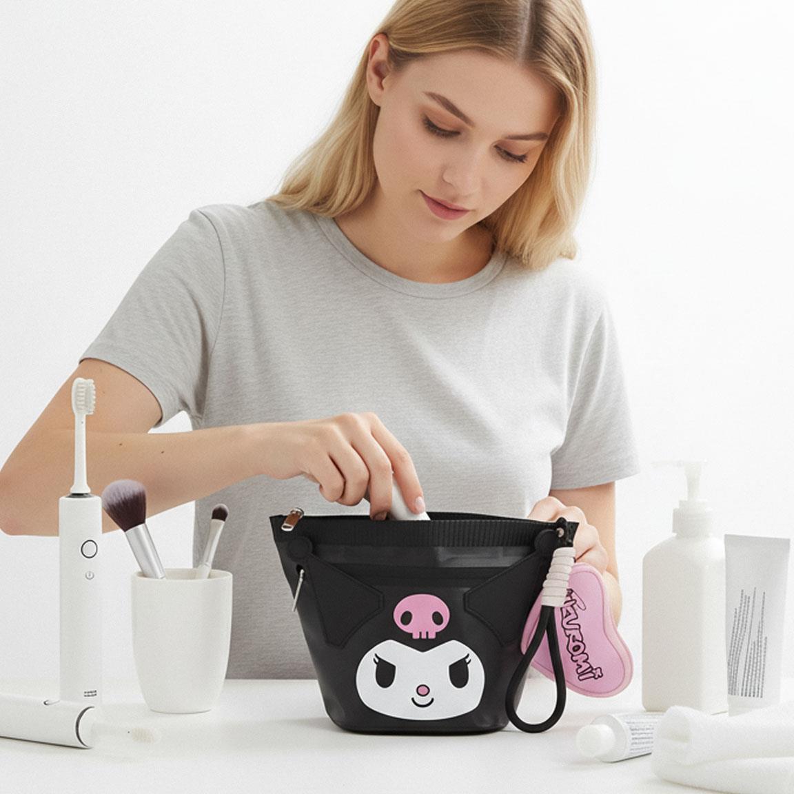 Neceser aseo viaje hello kitty kuromi