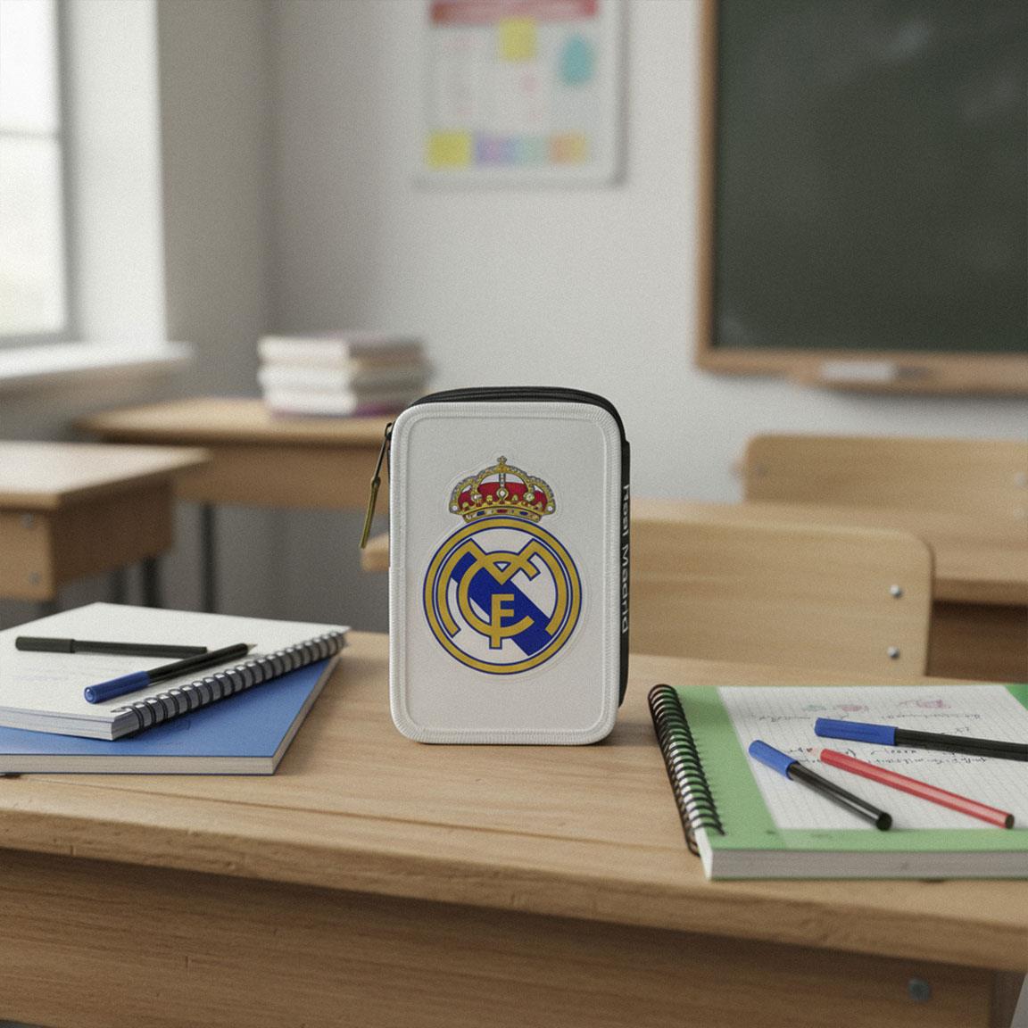 Plumier con accesorios giotto real madrid