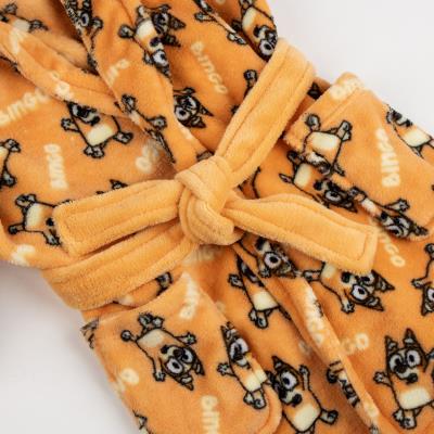 Batín coral fleece aplicaciones bluey