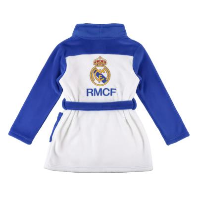 Batín coral fleece aplicaciones real madrid